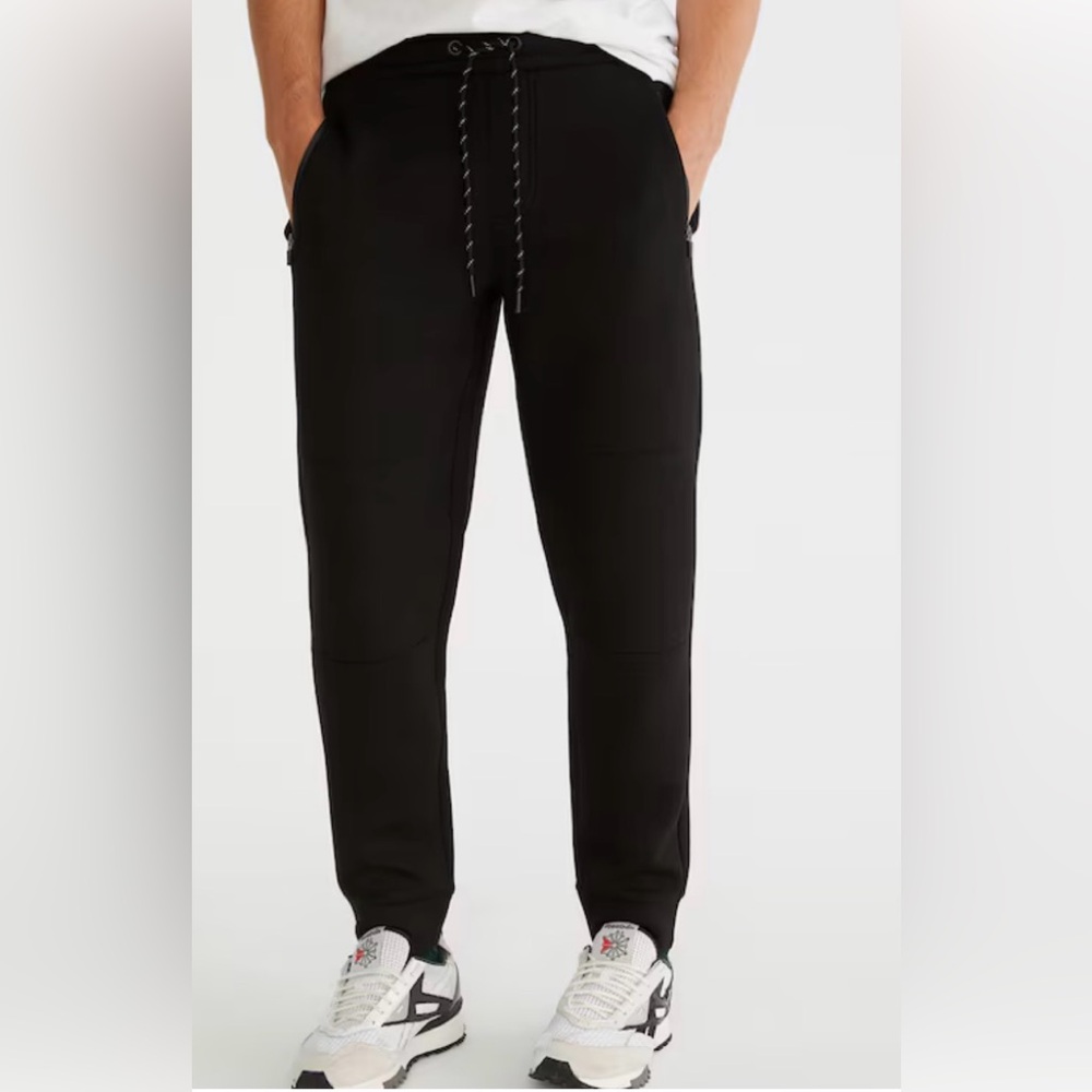 Aeropostale Men's Classic MVMNT Tech Fleece Black Joggers